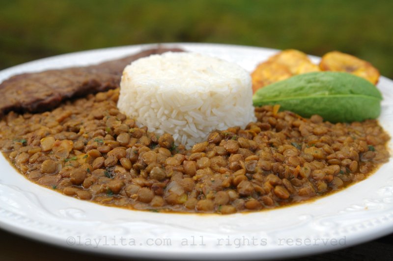 Ecuadorian lentil stew with rice {menestra de lentejas} Ecuadorian lentil stew with rice {menestra de lentejas}